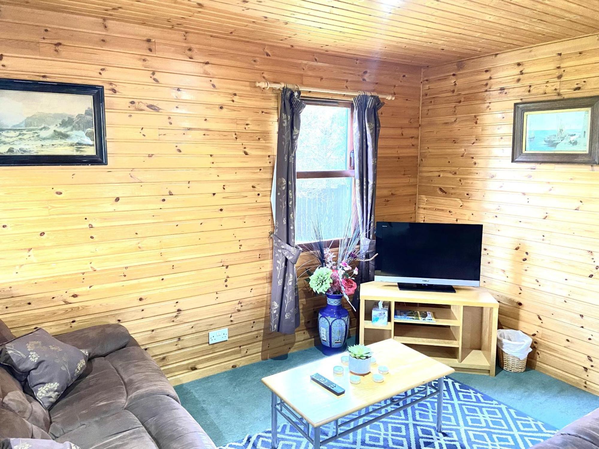 Braemar Lodge Cabins Not For Profit Экстерьер фото